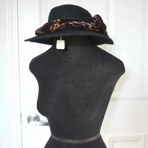 Beautiful wool hat - Picture 6 of 7